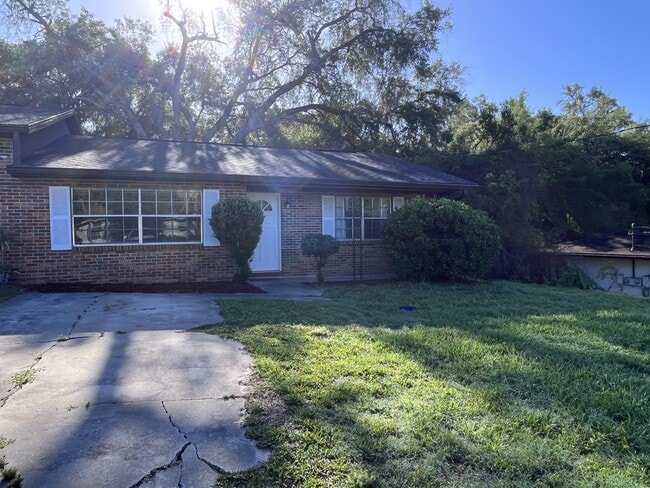 property at 1516 S Boundary St