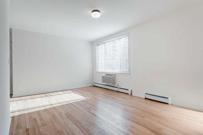 424 W Oakdale Ave in Chicago, IL - Building Photo - Building Photo