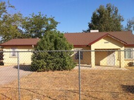 28853 Ave 13 1/4 in Madera, CA - Building Photo