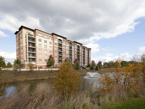 Port Clinton Place in Vernon Hills, IL - Foto de edificio - Building Photo