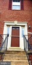5613 Glenwood Mews Dr in Alexandria, VA - Building Photo - Building Photo