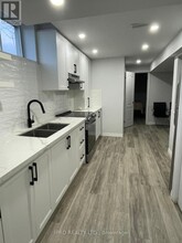 997 Francine Cres in Mississauga, ON - Building Photo - Building Photo