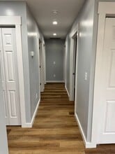 913 E Myrtle Ave in Johnson City, TN - Foto de edificio - Building Photo