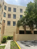 7400 W 20th Ave in Hialeah, FL - Building Photo