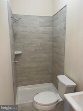 467 W Queen Ln in Philadelphia, PA - Building Photo - Building Photo