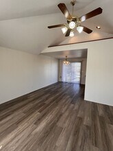 3209 Blackthorn Way in Medford, OR - Foto de edificio - Building Photo