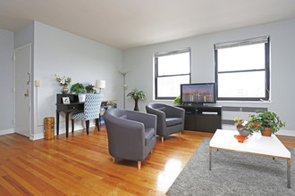 Chatham Park Village-Cooperative (Membership) in Chicago, IL - Building Photo - Interior Photo