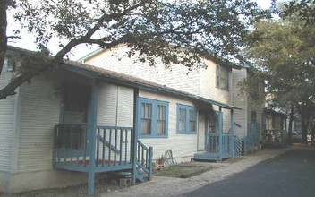 Southern Oaks in Austin, TX - Building Photo - Building Photo