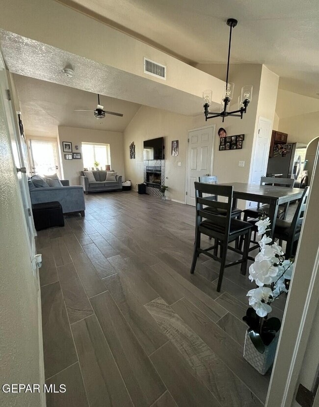 1642 Dick Mayers Dr in El Paso, TX - Building Photo - Building Photo