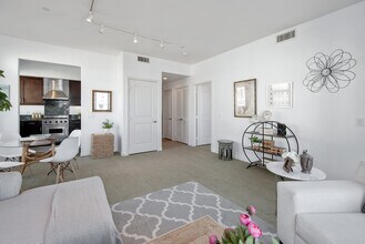 4050 Glencoe Ave in Marina Del Rey, CA - Building Photo - Building Photo