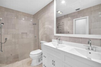 3441 N Hills Dr in Hollywood, FL - Building Photo - Building Photo