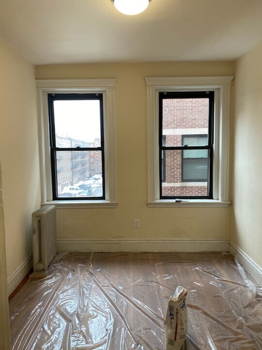 29 Park Dr, Unit 9 in Boston, MA - Building Photo