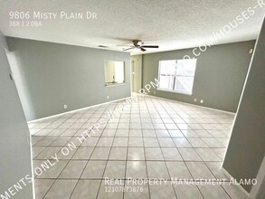 9806 Misty Plain Dr in San Antonio, TX - Building Photo - Building Photo