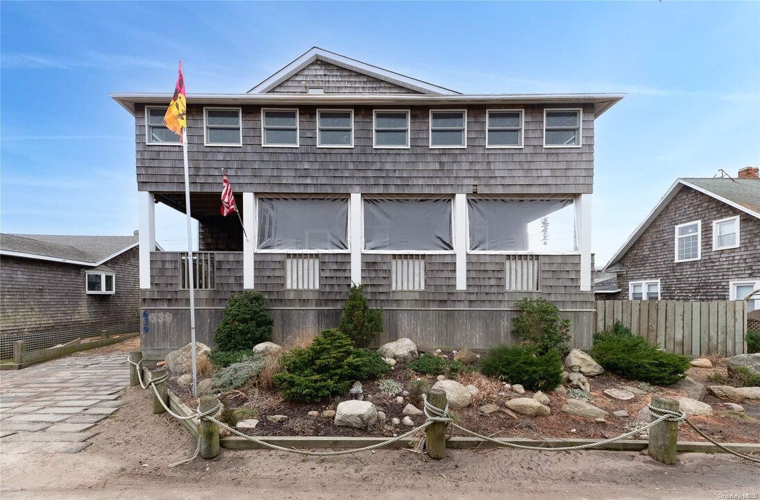 639 Ocean Breeze Walk in Ocean Beach, NY - Building Photo