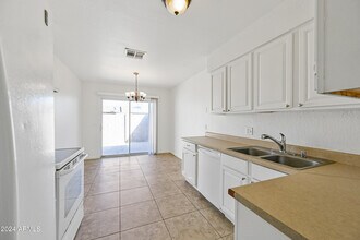 6337 E Avalon St-Unit -2 in Mesa, AZ - Building Photo - Building Photo