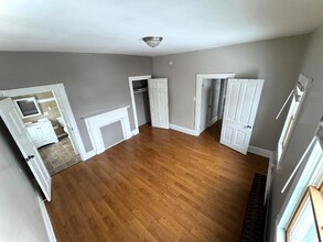 214 S Birmingham Ave, Unit 2 in Pittsburgh, PA - Building Photo - Building Photo