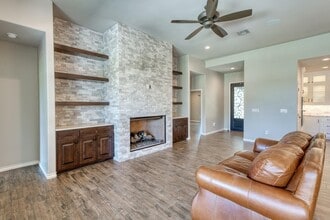 301 Sunray in Horseshoe Bay, TX - Building Photo - Building Photo