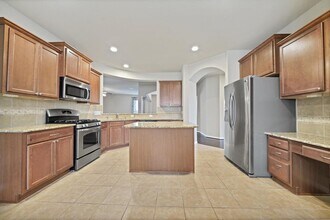 107 Autumn Forest Ln in Conroe, TX - Building Photo - Building Photo