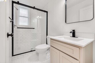 1240 E 12th St in Oakland, CA - Building Photo - Building Photo