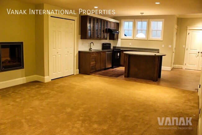 Spacious 2-Bedroom Basement Suite in Canyo in North Vancouver, BC - Building Photo - Building Photo