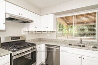 49 Burnham Dr photo'