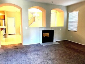 2553 Sparkling Water Ct in Palmdale, CA - Foto de edificio - Building Photo