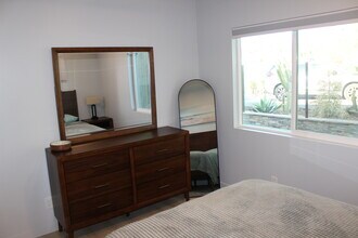 1637 Grove Rd in El Cajon, CA - Foto de edificio - Building Photo