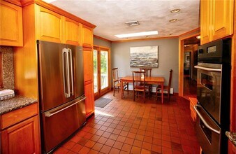 35 Mittendorf Rd in South Kingstown, RI - Building Photo - Building Photo