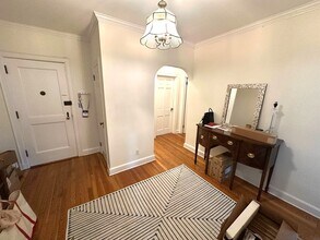 92 Beacon St, Unit 1 in Boston, MA - Building Photo - Building Photo