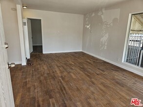 263 E 84th Pl in Los Angeles, CA - Building Photo - Building Photo