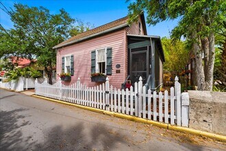46 St Francis St in St. Augustine, FL - Building Photo - Building Photo