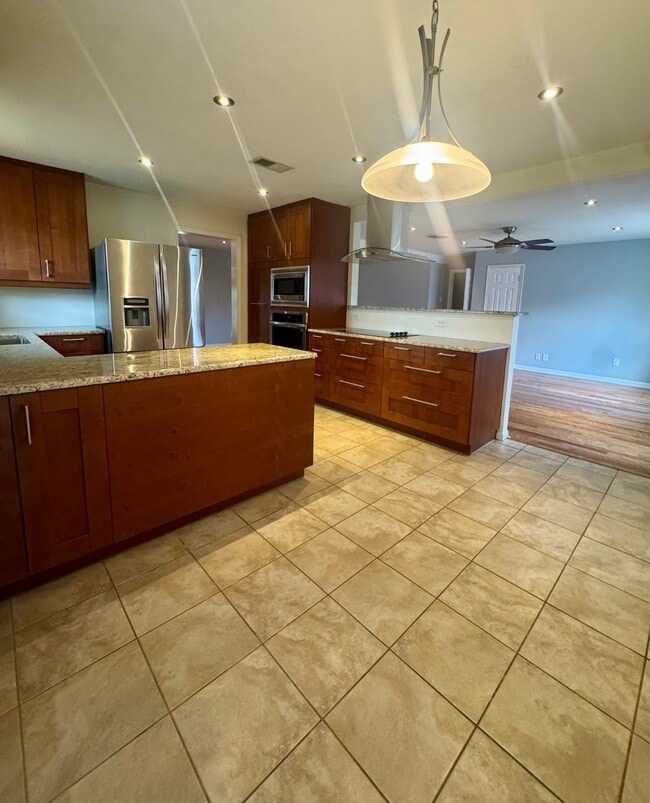6823 Hartland St in Houston, TX - Foto de edificio - Building Photo