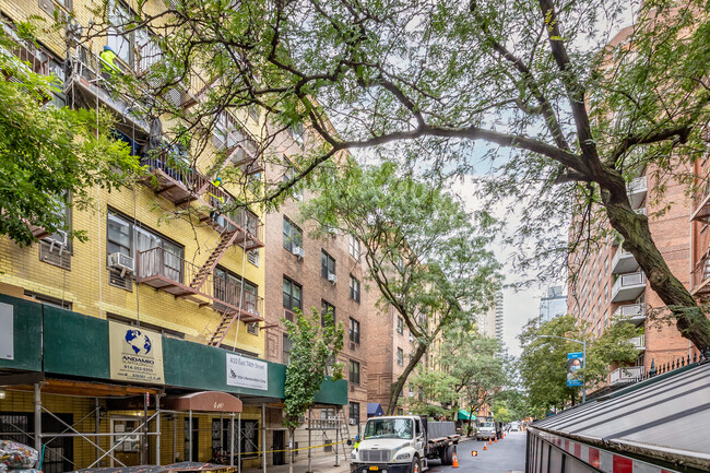 Lenox Hill in New York, NY - Building Photo - Building Photo