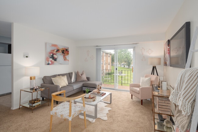 Chapel Manor Apartments in Nottingham, MD - Building Photo - Interior Photo