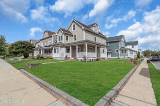 300 Lareine Ave in Bradley Beach, NJ - Building Photo - Building Photo
