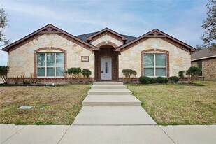 4702 Mariner Dr in Rowlett, TX - Building Photo