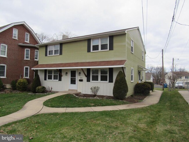 property at 357 1/2 W Broad St
