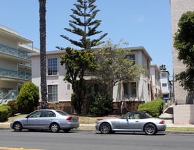 811 4th St in Santa Monica, CA - Building Photo - Building Photo