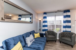 Edgemont Village in Columbus, OH - Building Photo