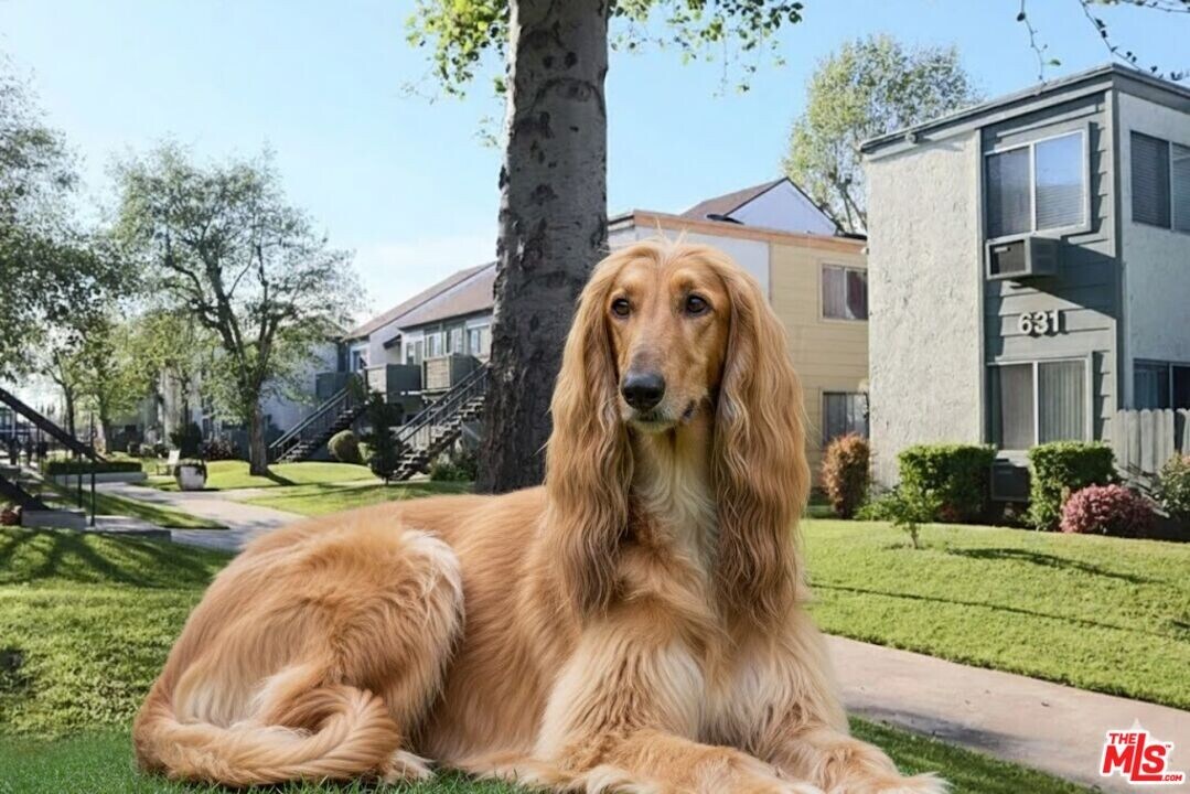 631 N Bristol St in Santa Ana, CA - Building Photo