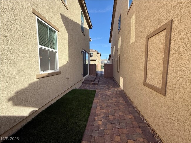 property at 3609 Canico Ln