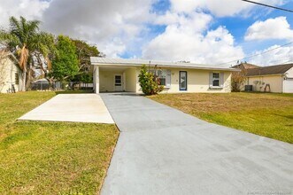 1365 SW Gastador Ave in Port St. Lucie, FL - Building Photo - Building Photo