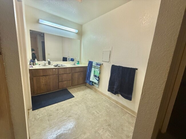 819 Adams Terrace in Davis, CA - Building Photo - Building Photo