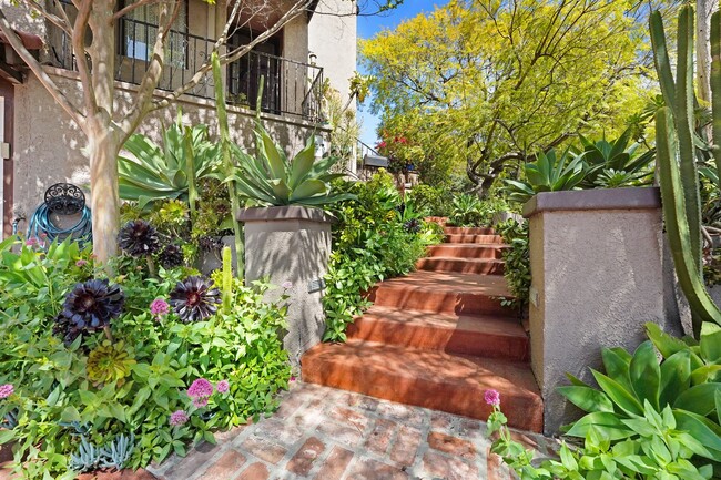 3543 Carnation Ave in Los Angeles, CA - Building Photo - Building Photo