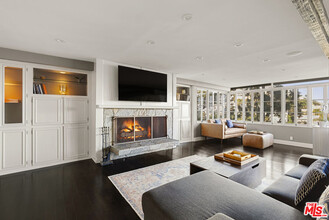 1640 Haslam Terrace in Los Angeles, CA - Building Photo - Building Photo