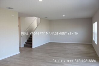 2115 Stillview Pass in Zephyrhills, FL - Building Photo - Building Photo