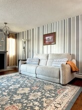 1631 Eastridge Dr in Anchorage, AK - Building Photo - Building Photo