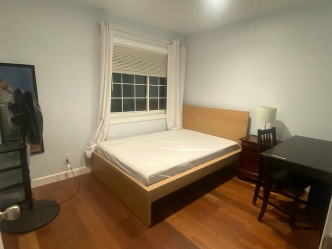 property at 2634 Hillsborough Pl