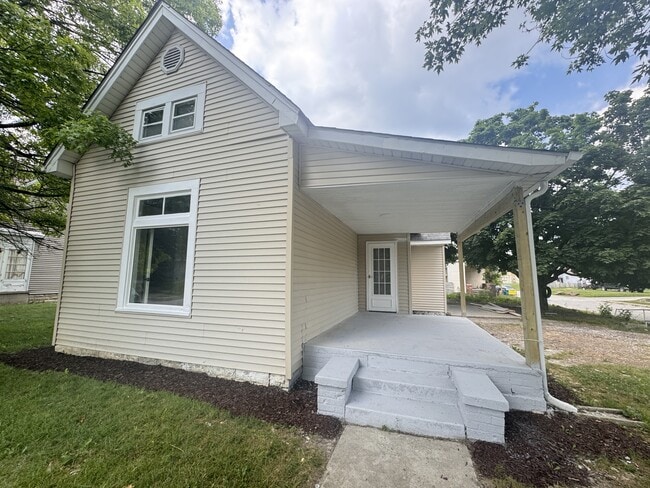 900 W Taylor St