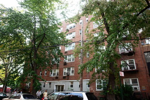 13642 Maple Ave in Flushing, NY - Foto de edificio - Building Photo